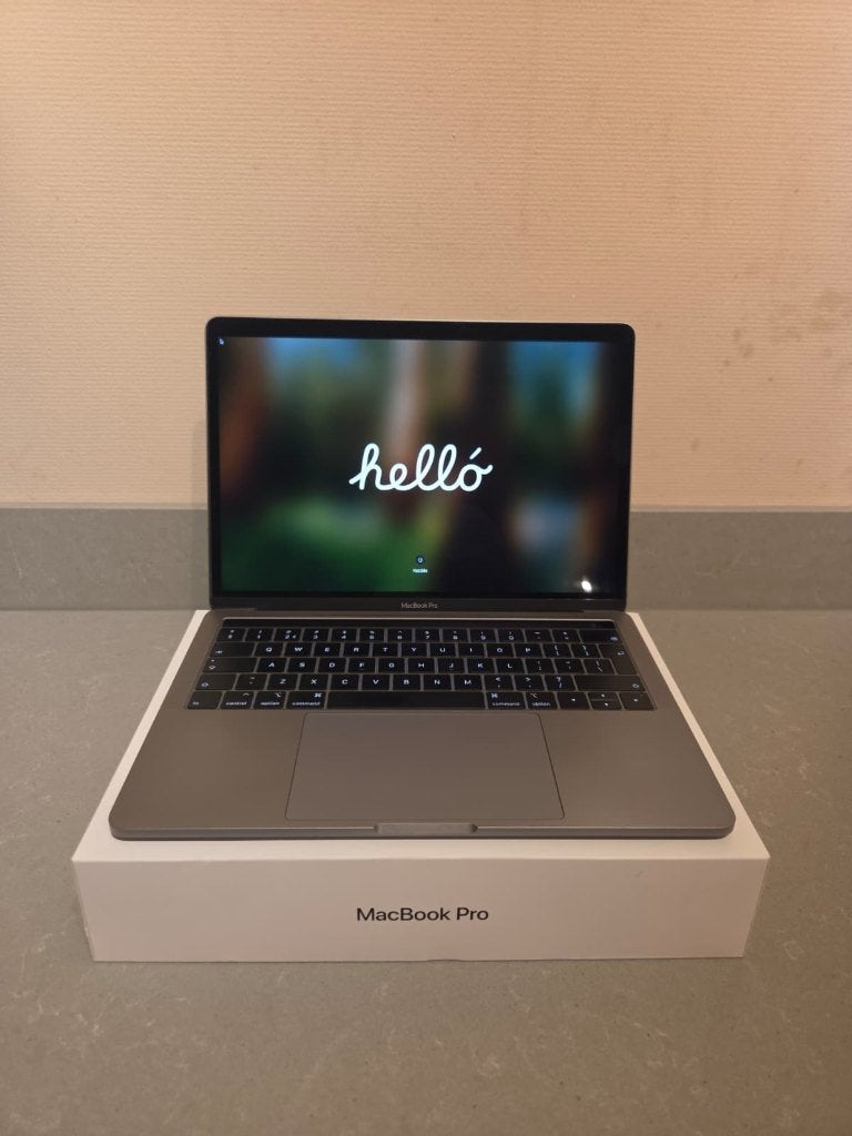 Appel MacBook Pro 2019, Gebruikt, 256 GB, 2 tot 3 Ghz, Qwerty