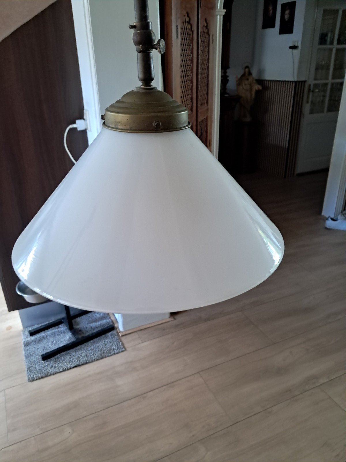 Vintage hanglamp met melkglazen kap, Antiek en Kunst, Ophalen