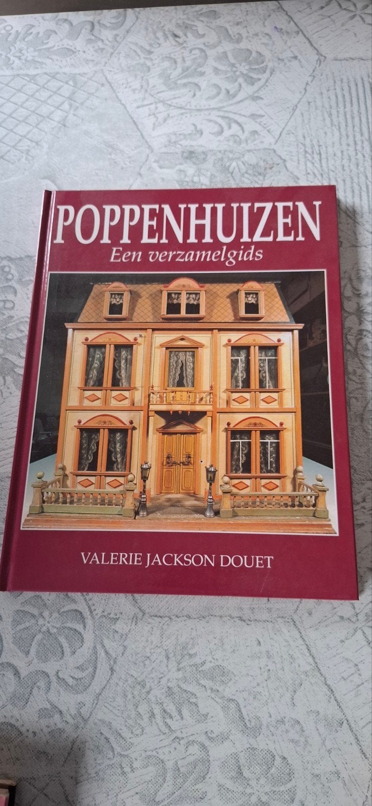 Boek: Poppenhuizen Een verzamelgids, Ophalen of Verzenden, Zo goed als nieuw