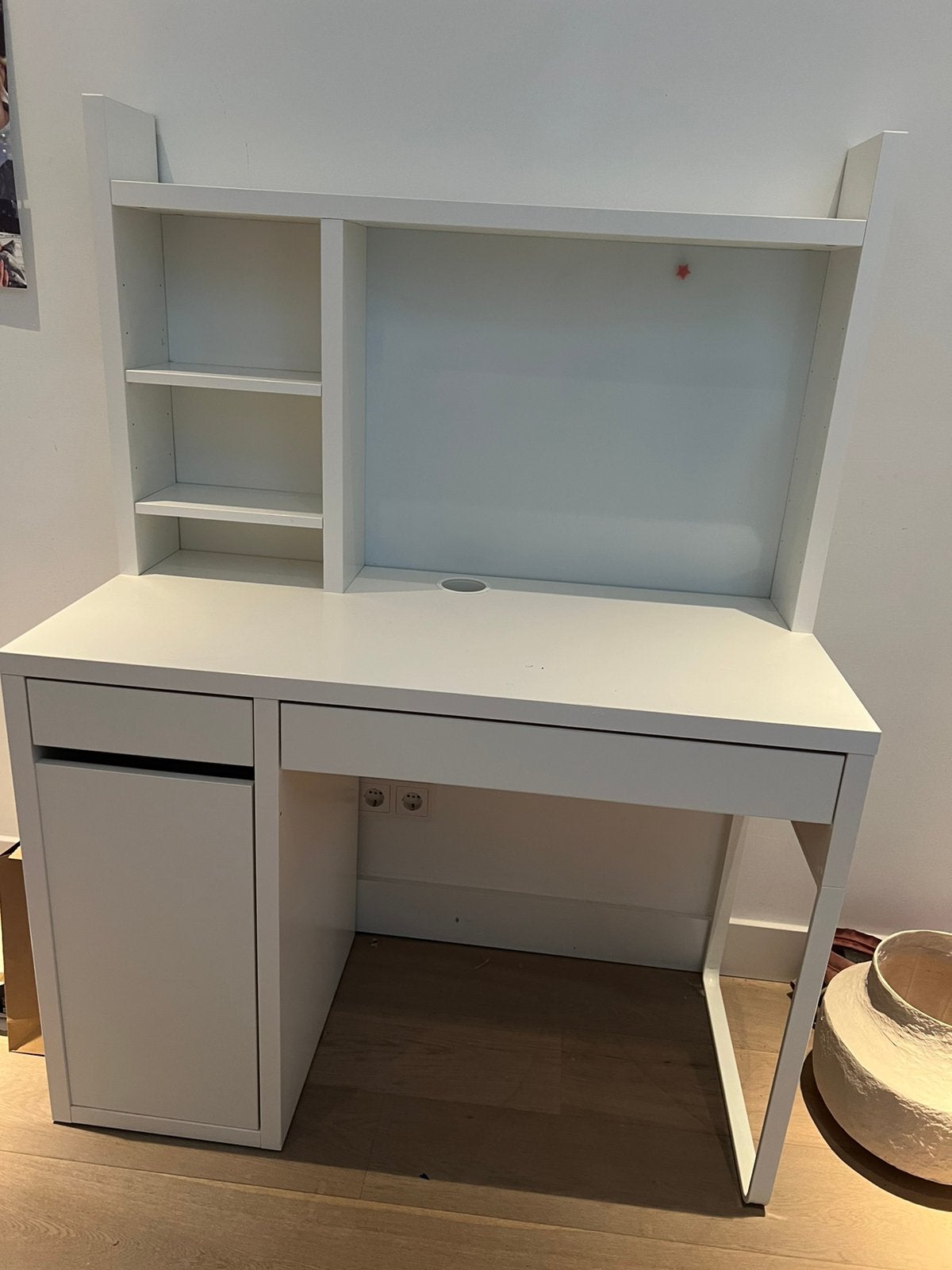 Ikea Micke kinderbureau, Huis en Inrichting, Bureaus, Gebruikt, Hout, Kinderbureau, Ophalen of Verzenden
