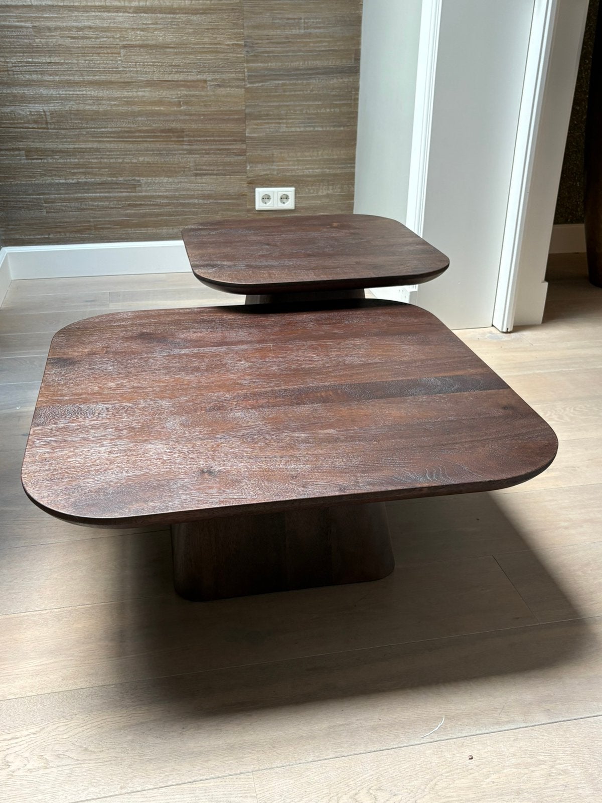 Set van 2 stijlvolle houten salontafels, Huis en Inrichting, Tafels | Salontafels, Ophalen, 50 tot 100 cm, Vierkant, 50 tot 100 cm