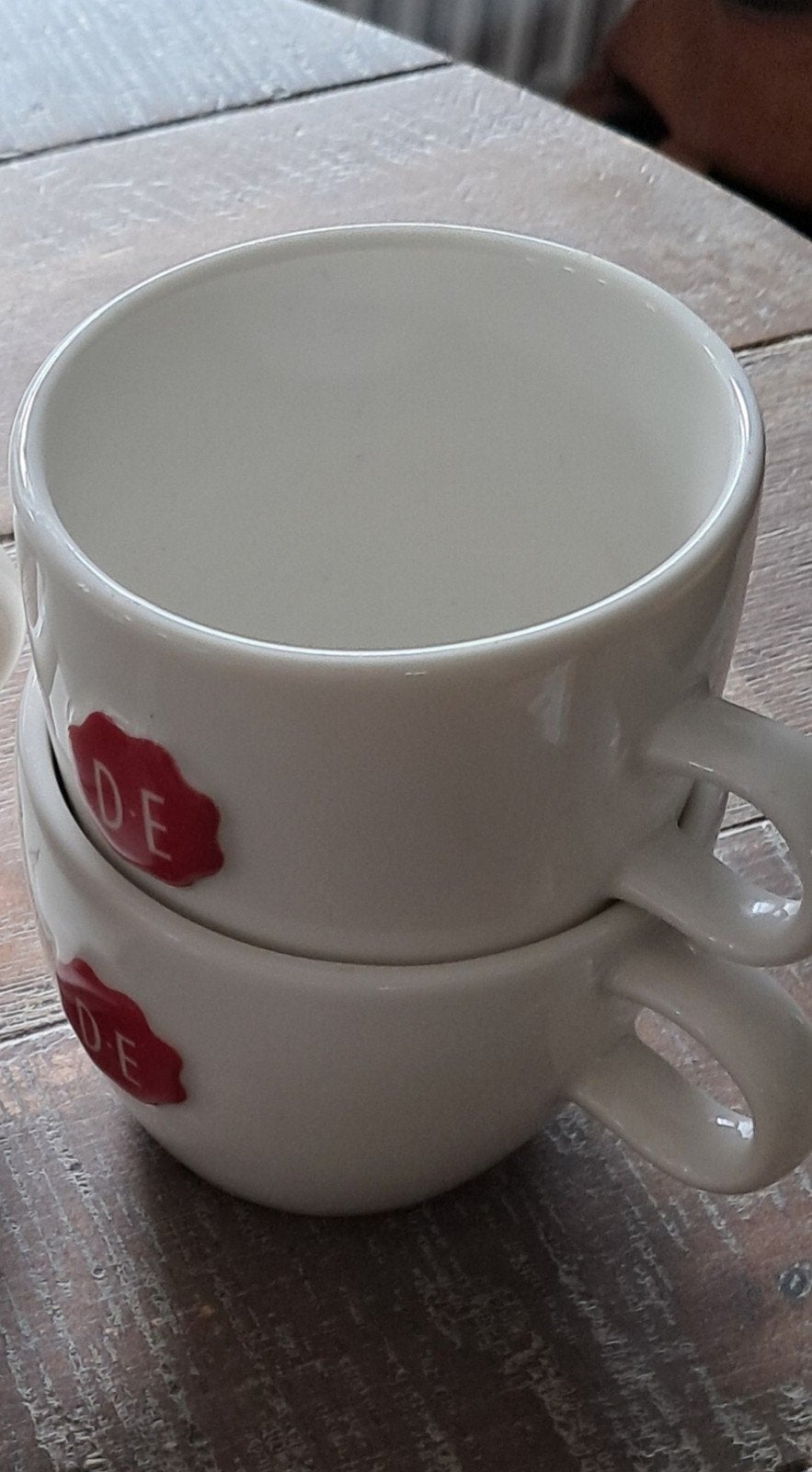 3 Douwe Egberts Cappuccino Kopjes (zonder schotel), Huis en Inrichting, Gebruikt, Keramiek, Ophalen of Verzenden, Overige stijlen