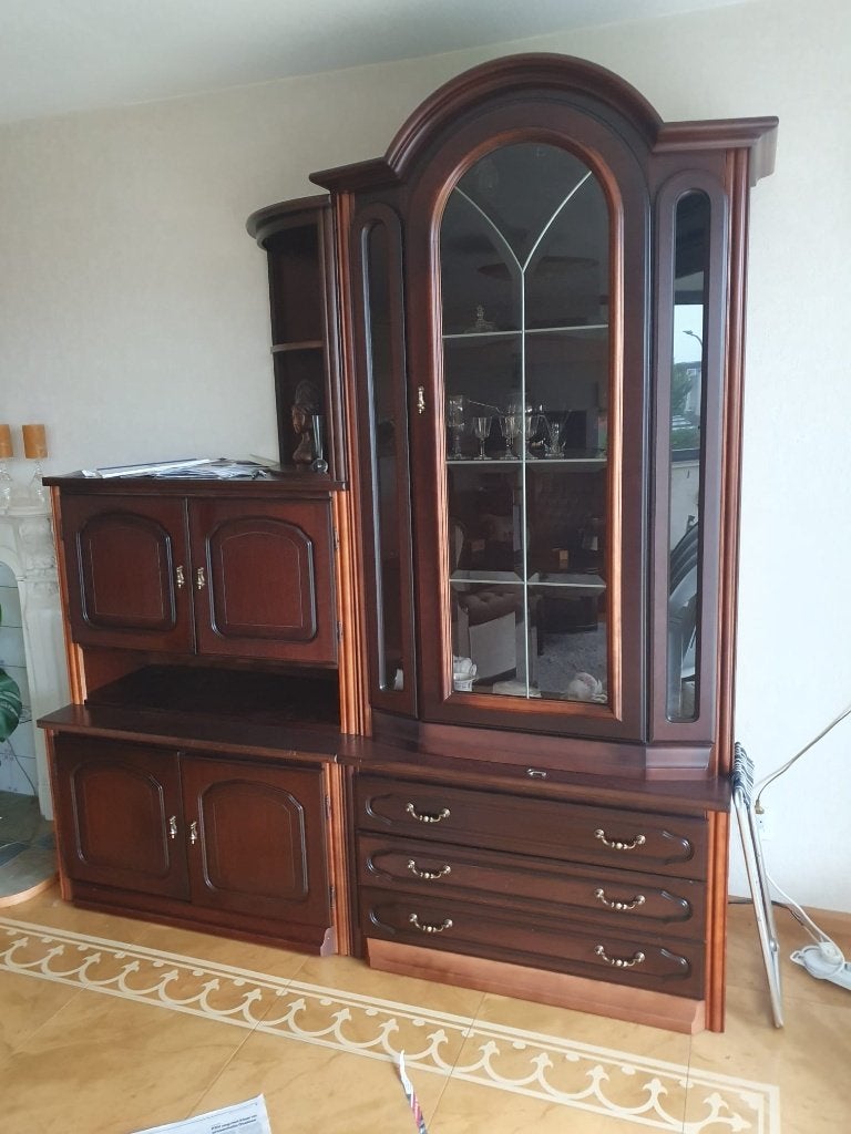 Massief notenhouten Vitrinekast, Huis en Inrichting, Ophalen, Gebruikt, Klassiek, 150 tot 200 cm