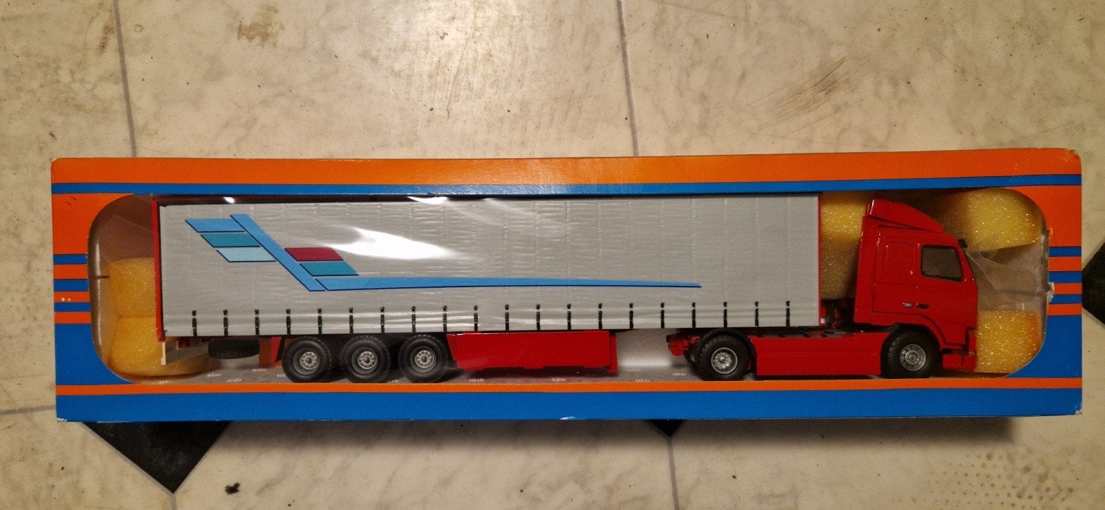 Volvo FH12 vrachtwagen met oplegger, Ophalen of Verzenden, Nieuw