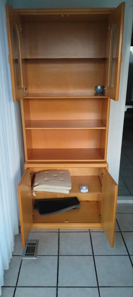 Brocante rieten kast, Ophalen, Gebruikt
