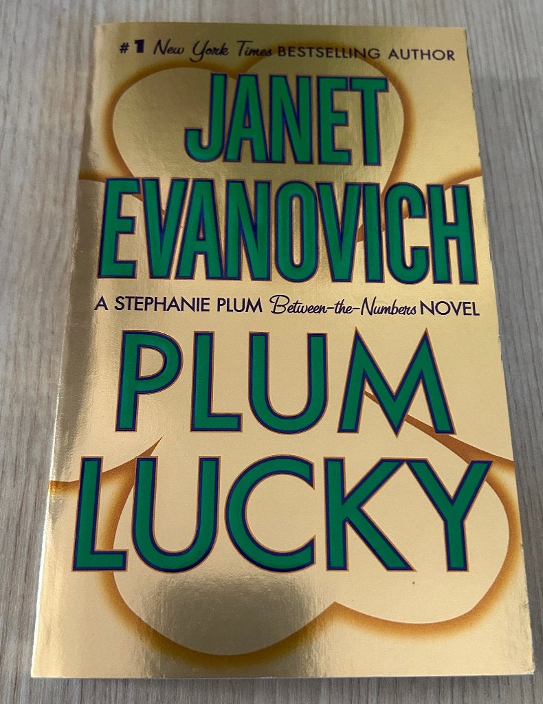 Janet Evanovich - Plum Lucky pocket Engels, Verzenden, Zo goed als nieuw, Janet Evanovich