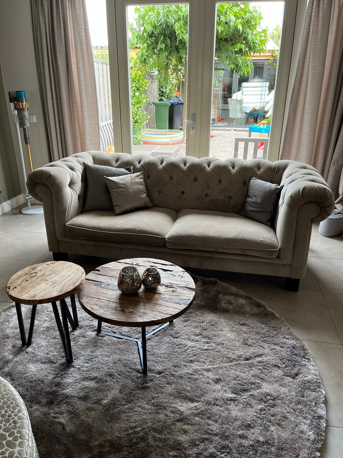 Chesterfield look a like 2-zitsbank in beige velours, Ophalen, Gebruikt, Tweepersoons, 75 tot 100 cm