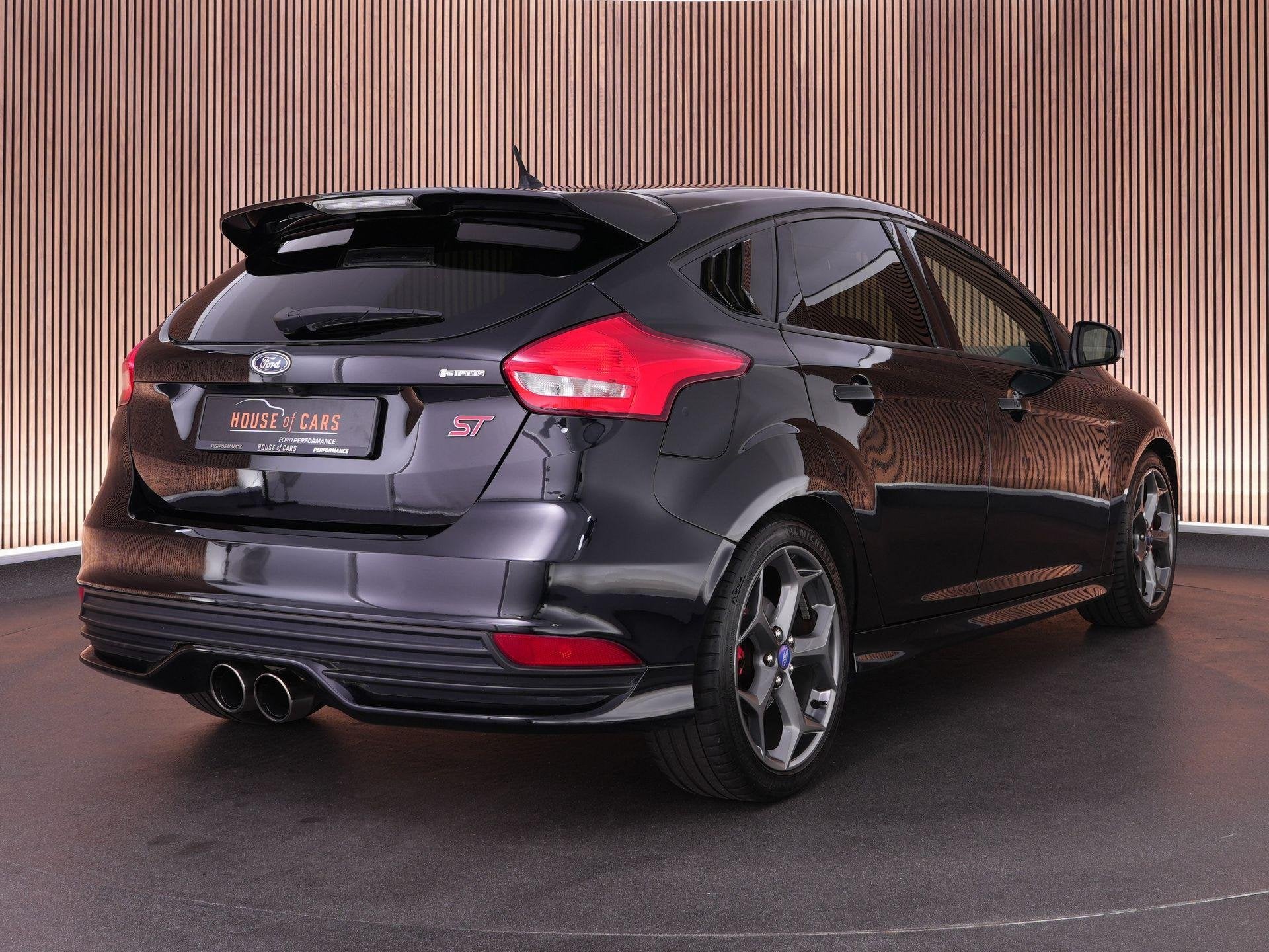 Ford Focus ST-3 2.0 250pk |Recaro's leder|bluetooth|cruise c, Auto's, 15 km/l, Gebruikt, 4 cilinders, 1337 kg