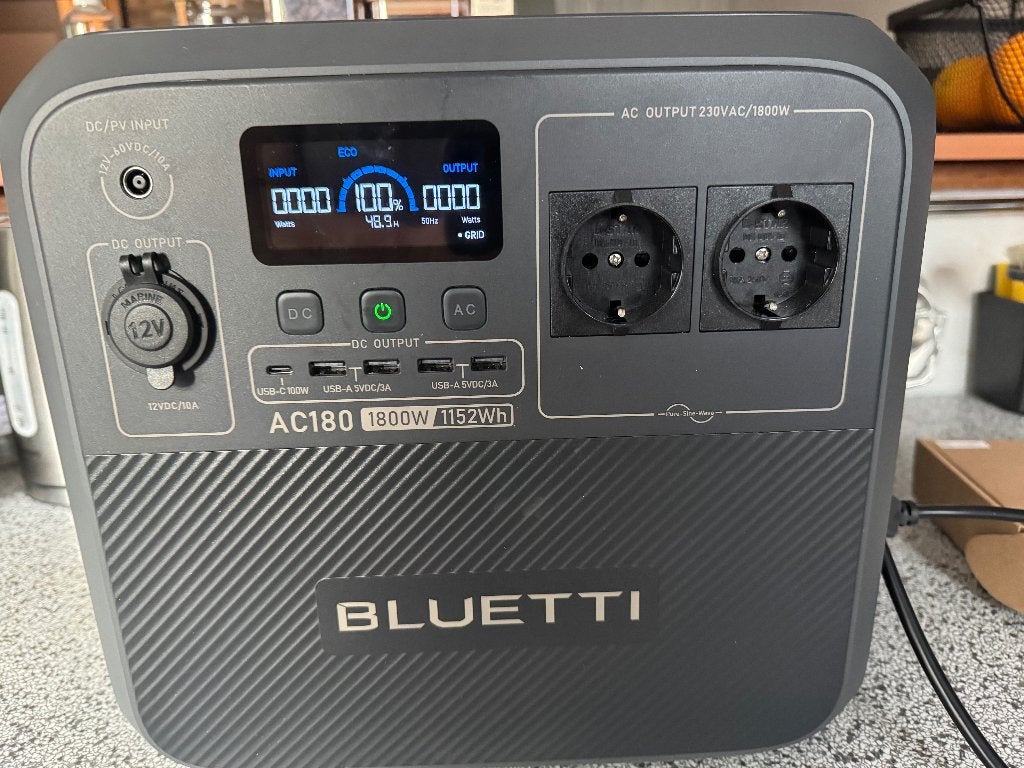 Powerstation BLEUETTI 1800 WATT  + zonnepaneel, Ophalen, Zo goed als nieuw