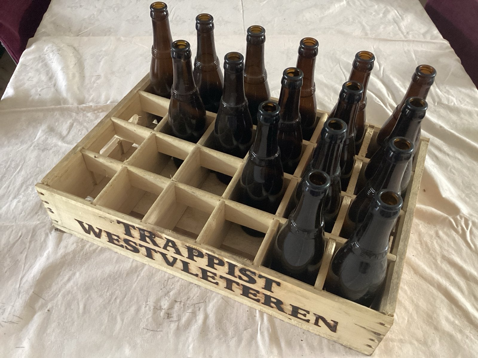 Westvleteren Trappist bierkrat met 16 lege flessen, Ophalen, Gebruikt