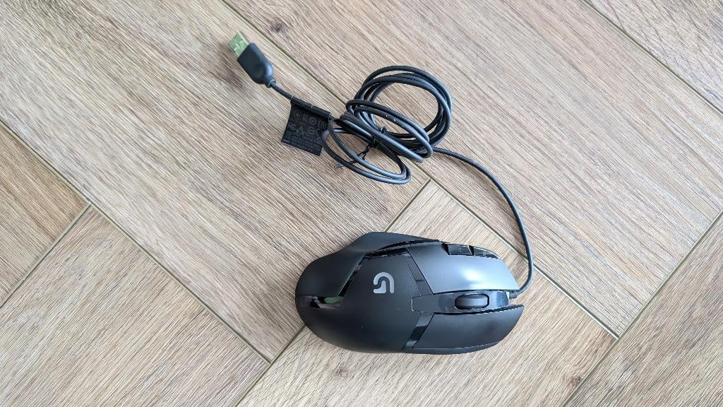 Logitech G402, Muis, Gebruikt, Ophalen of Verzenden, Bedraad