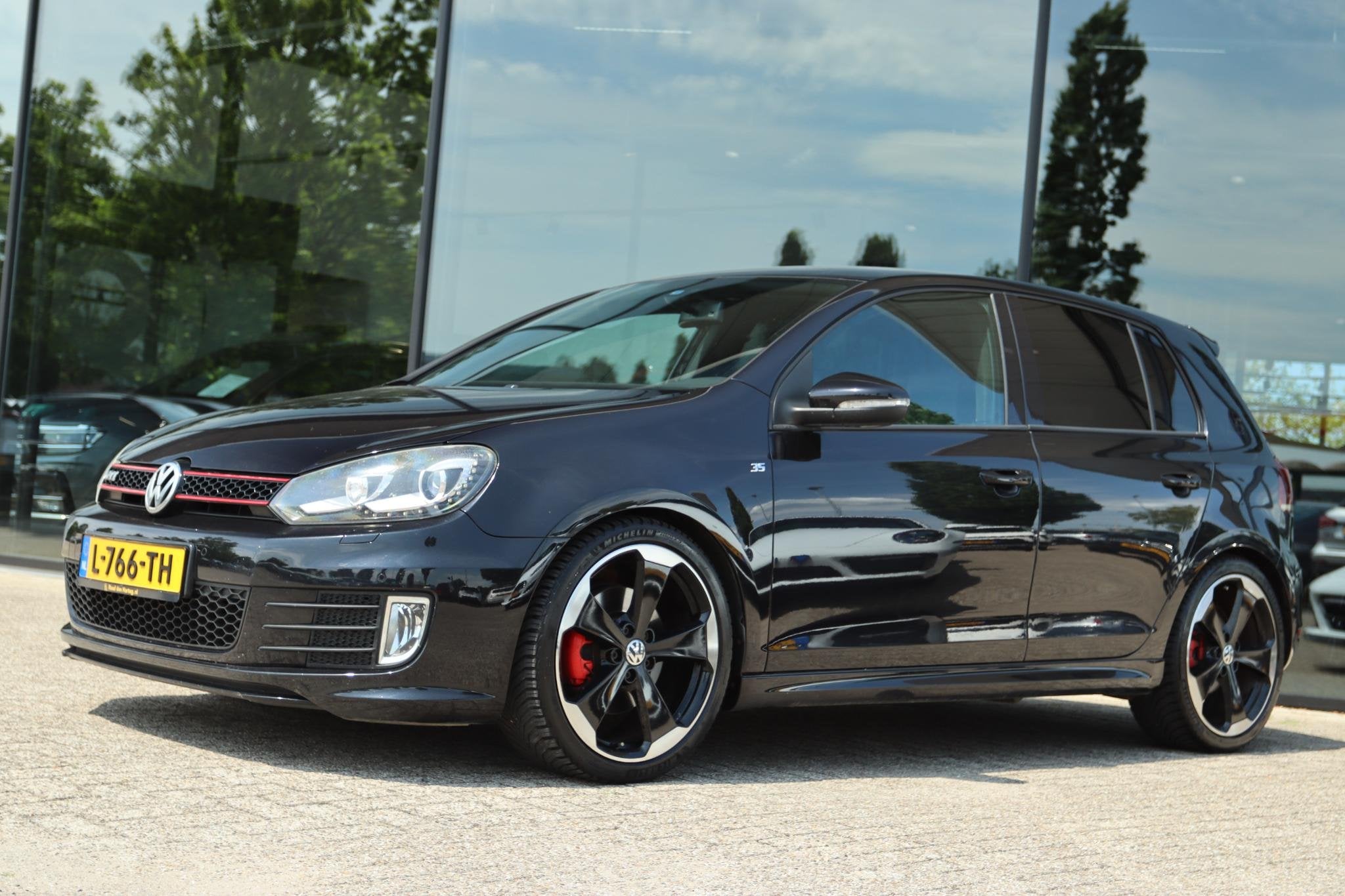 VOLKSWAGEN GOLF 2.0 GTI EDITION 35 DSG | XENON | DYNAUDIO |, Euro 5, Gebruikt, Zwart, 4 cilinders