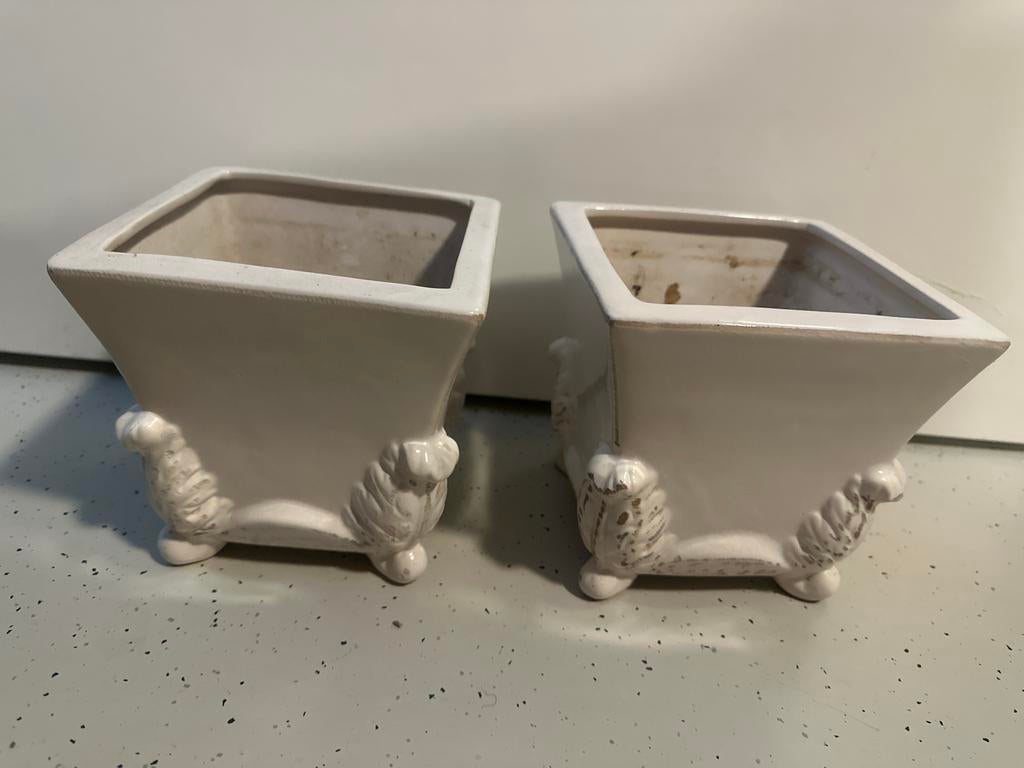2 Crème potten met Leeuwachtige Hoekjes, Overige materialen, Gebruikt, Minder dan 30 cm, Minder dan 60 cm