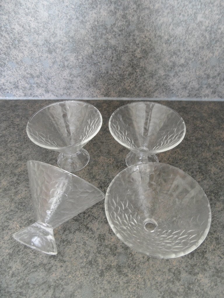 4x glazen ijscoupe met voet - NIEUW, Overige typen, Nieuw, Ophalen of Verzenden, Overige stijlen