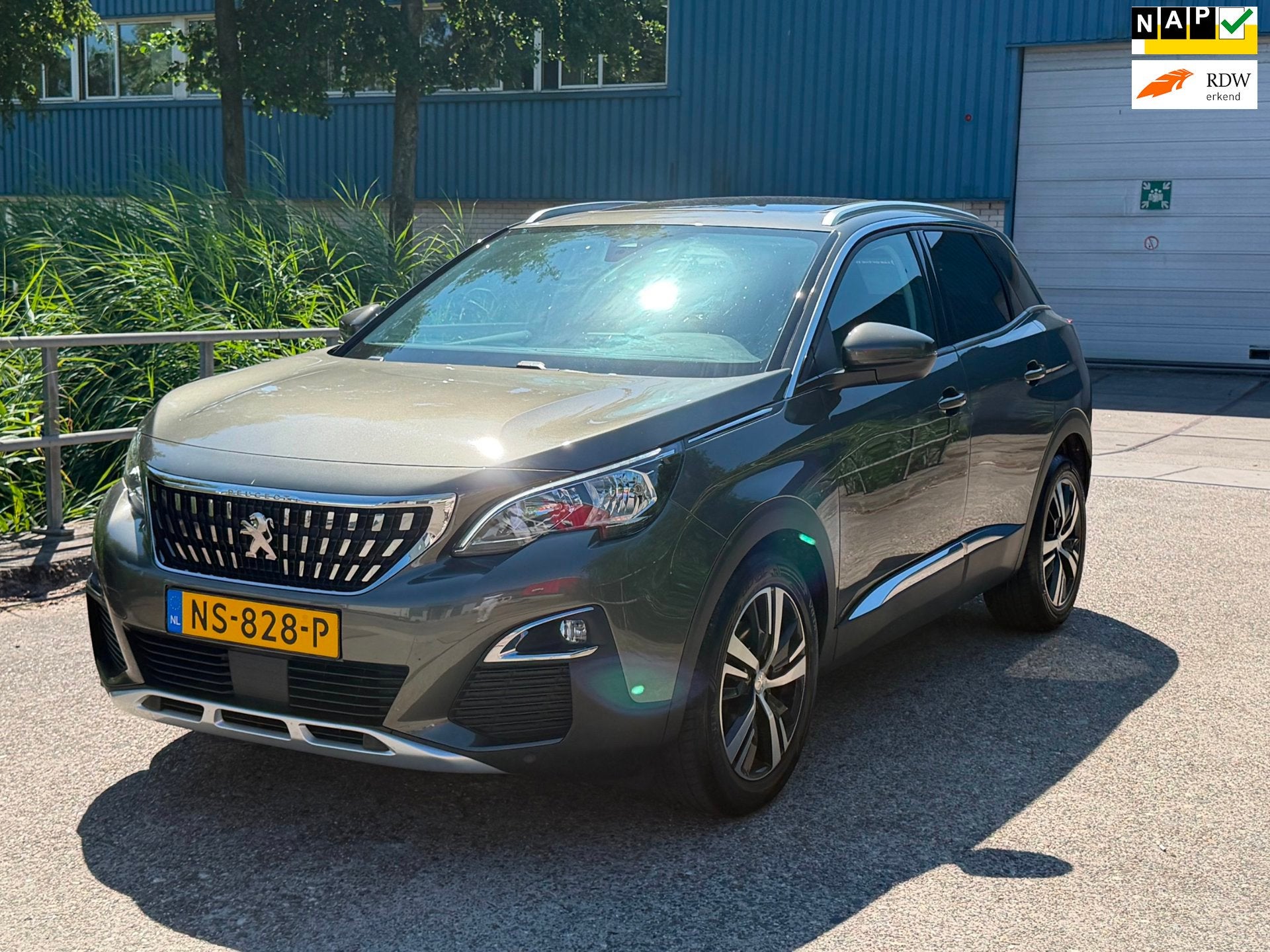 Peugeot 3008 1.2 PureTech Première Automaat! PANO! 1e Eigen, Gebruikt, Euro 6, 1199 cc, Leder en Stof