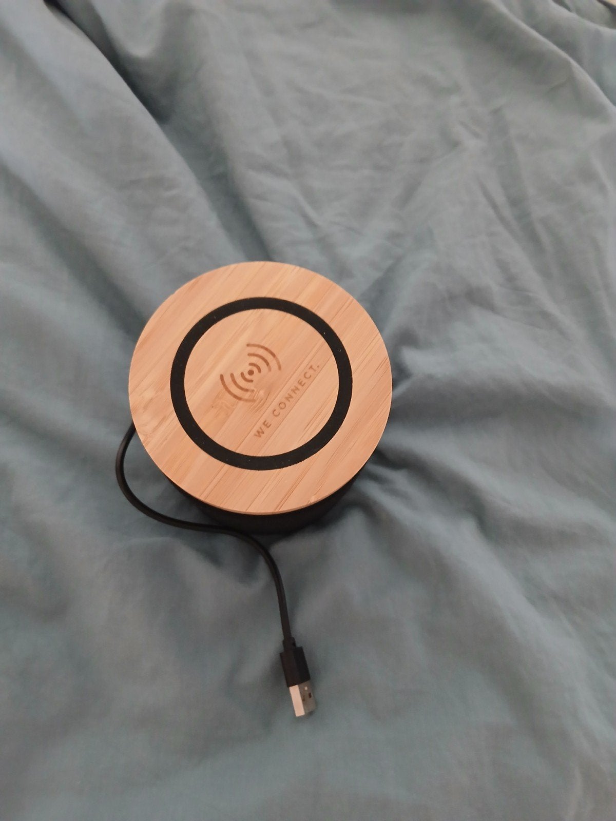 Draagbare Speaker met Draadloos Opladen en Sfeerverlichting, Audio, Tv en Foto, Overige merken, Ophalen of Verzenden, Zo goed als nieuw