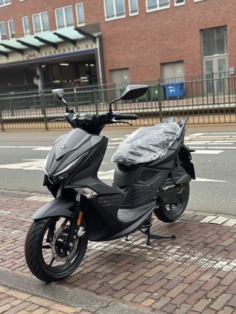 Kymco New Super 8 R 2026 E5+ 2026 ( kymco ), Fietsen en Brommers, Nieuw, 50 cc, Kymco