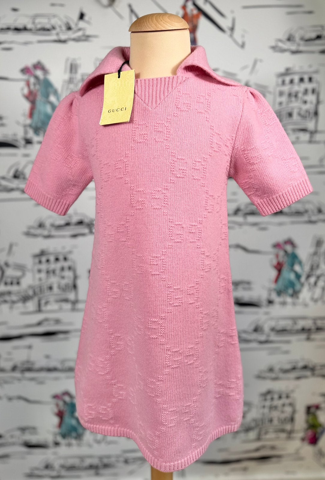 Gucci roze wol jurkje met GG patroon maat 6 NIEUW (590 euro), Meisje, Jurk of Rok, Gucci, Nieuw