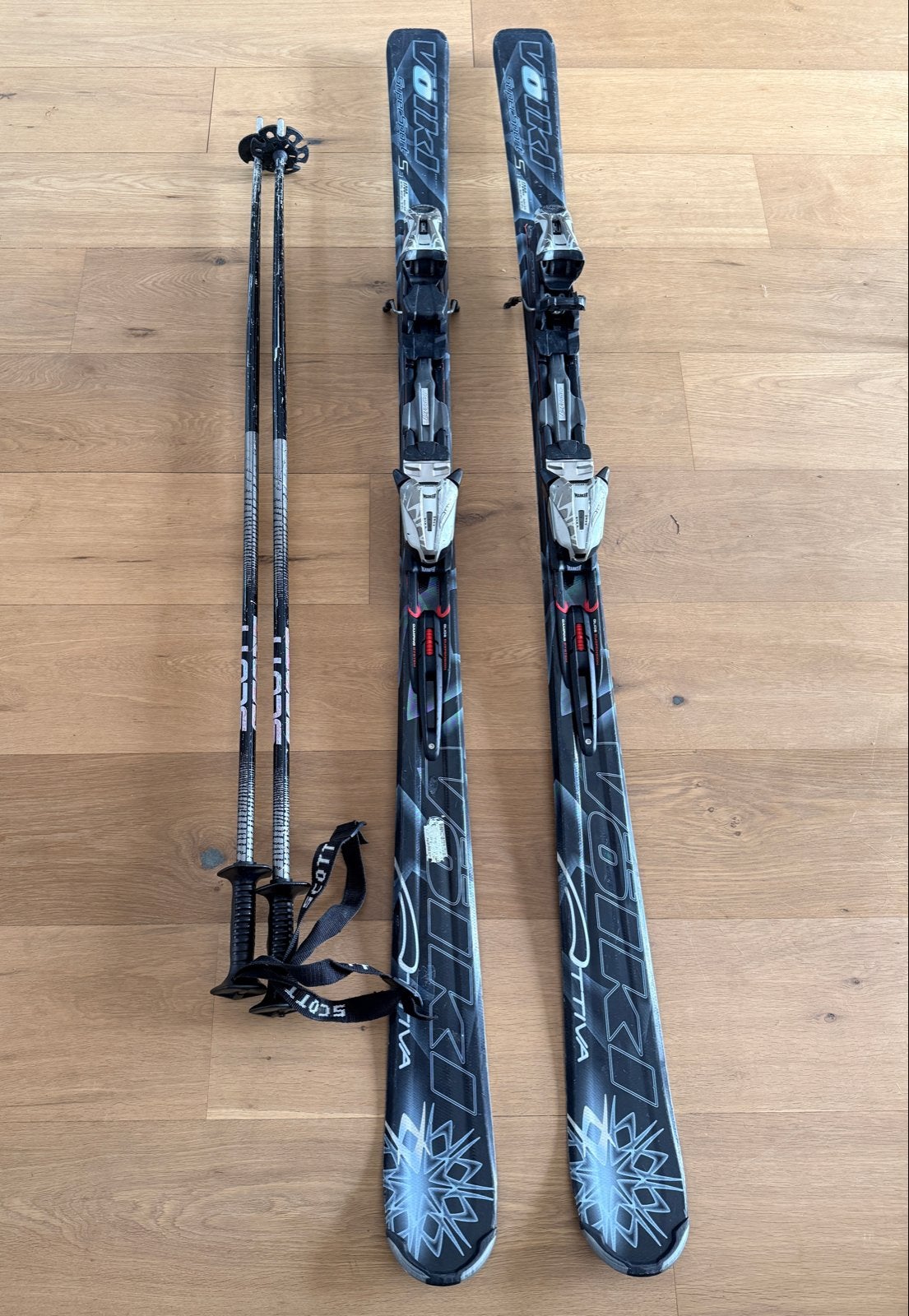 Volkl Attiva dames ski's 168 cm met Scott stokken 125 cm, Overige merken, 160 tot 180 cm, Gebruikt, Ophalen of Verzenden