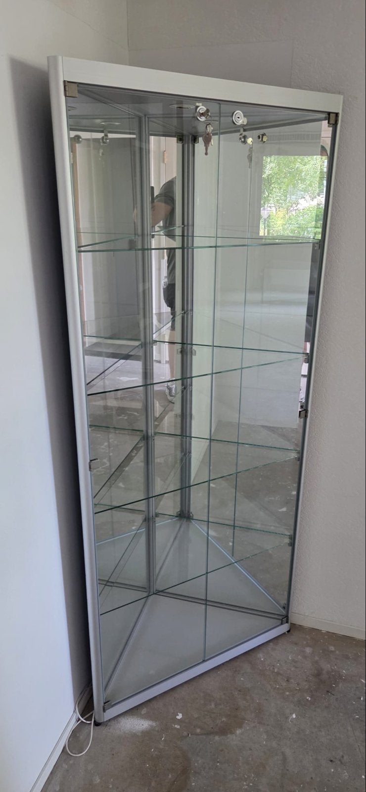 Glazen Vitrinekast met Verlichting - Hoekmodel, Ophalen, Gebruikt, 50 tot 100 cm, Glas