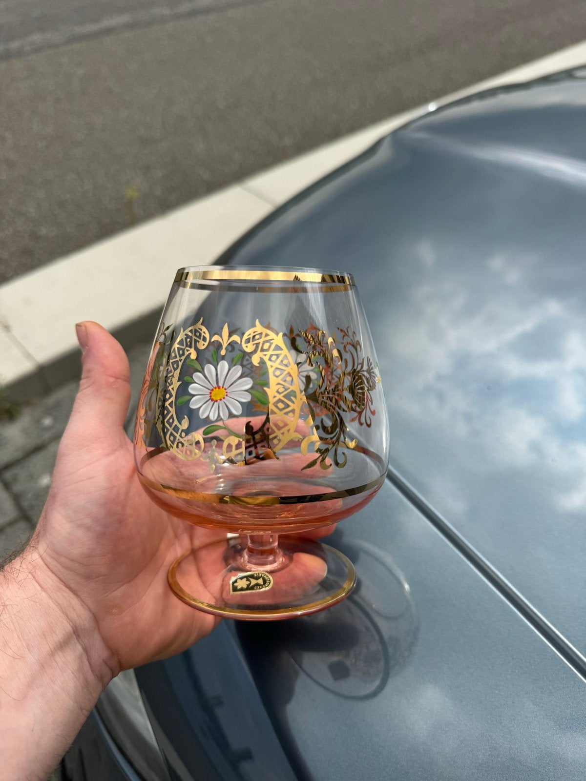 Vintage Tsjechisch Cognacglas met Goud en Madeliefjes, Ophalen of Verzenden