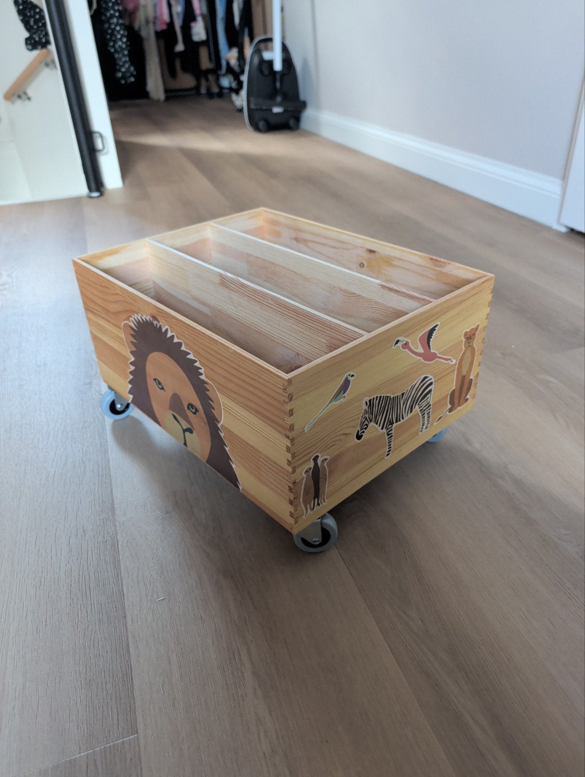 IKEA MOPPE omgebouwd tot rollende boekenkast kinderkamer, Ophalen, Gebruikt