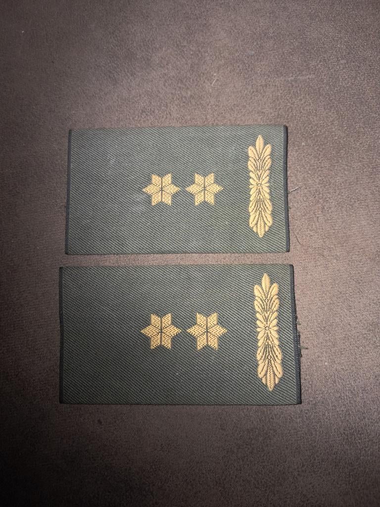 Schouderstukken met sterren en lauwerkrans, Ophalen of Verzenden
