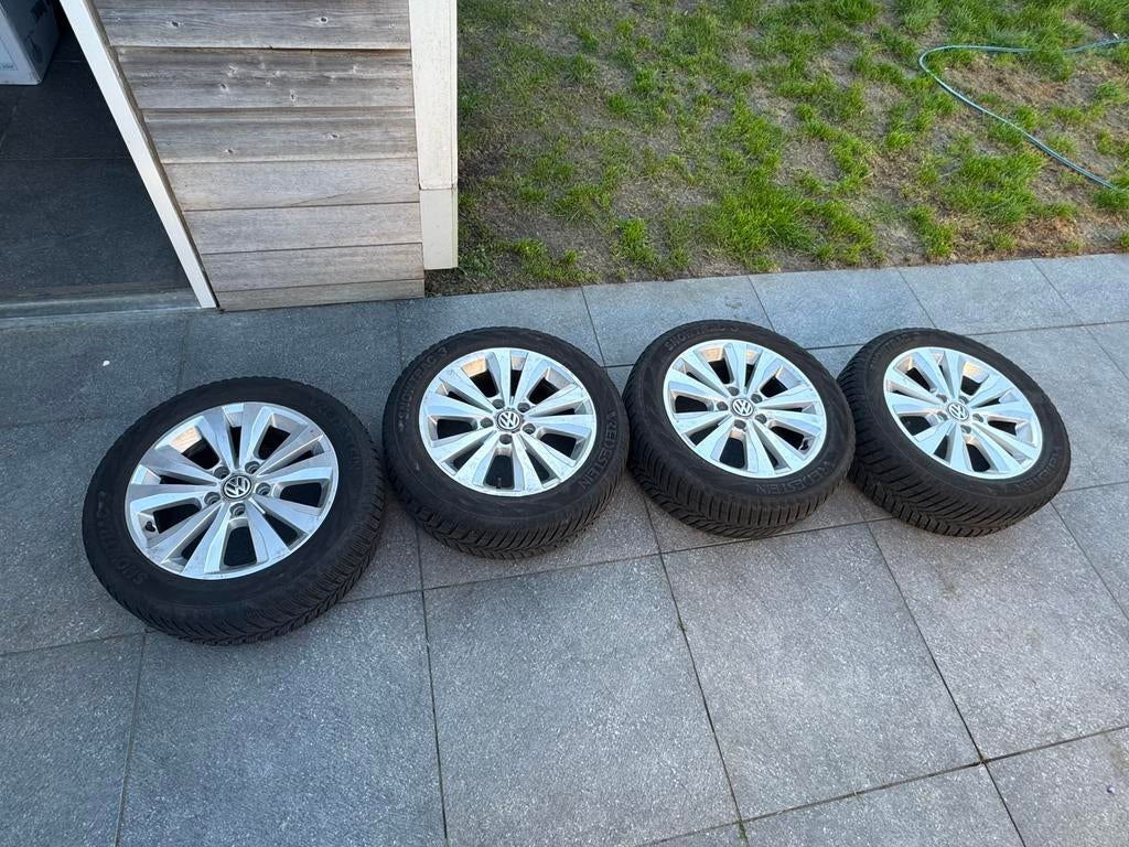 Originele VW velgen 16 inch + winterbanden 205/55 R16 (5mm), Ophalen, Gebruikt, 16 inch, Banden en Velgen
