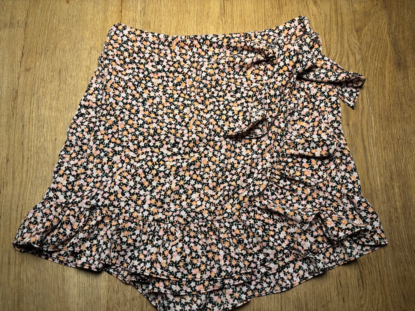 Loavies short met bloemetjesprint - Maat S, Kleding | Dames, Meerkleurig, Ophalen of Verzenden, Zo goed als nieuw, Maat 36 (S)