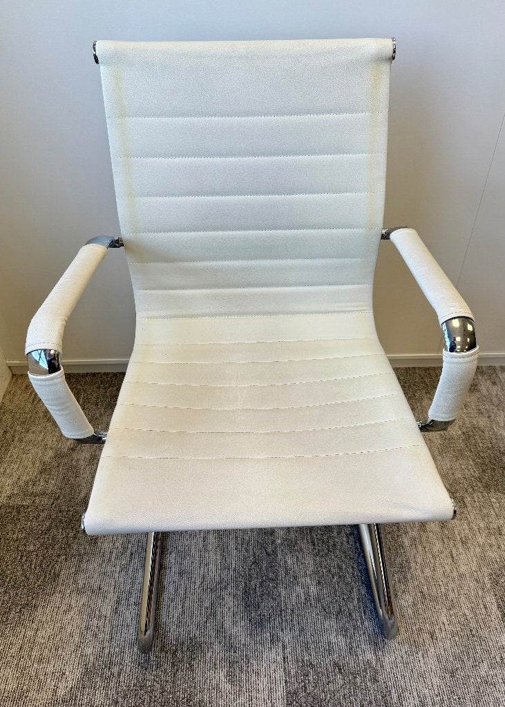 Vergaderstoel chroom frame wit leren bekleding., Ophalen, Gebruikt, Wit, Twee