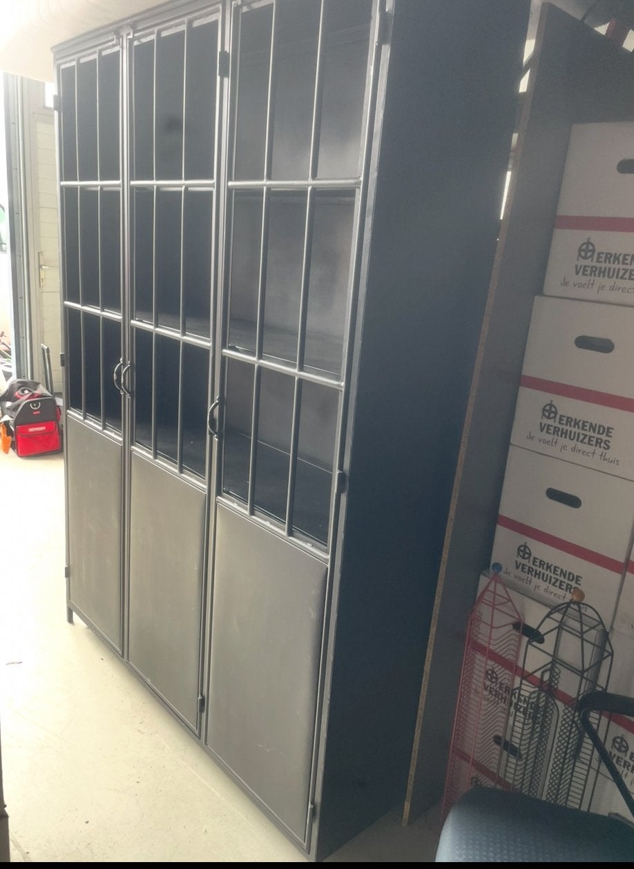 Ontspullen !!!! Industriële Zwarte Metalen Kast, Ophalen, Gebruikt, 100 tot 150 cm, Metaal