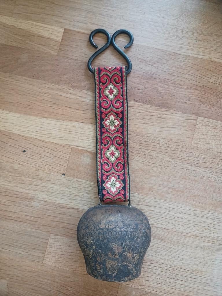 Antieke? Koebel met Sierlijke Band - Decoratief Item, Ophalen of Verzenden