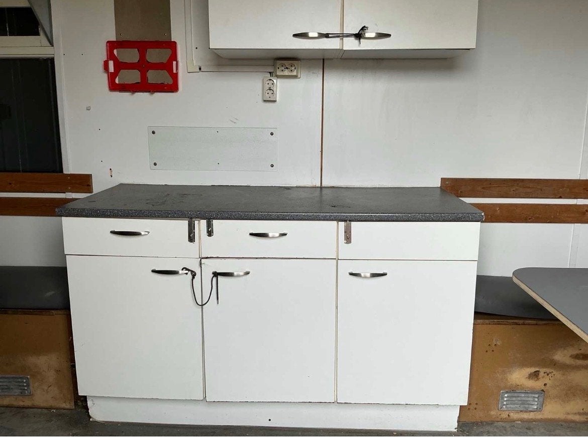 Simpel gebruikt keukenblokje - ideaal voor garage/schuur, Huis en Inrichting, Gebruikt, Wit, Enkelwandige keuken, Ophalen of Verzenden