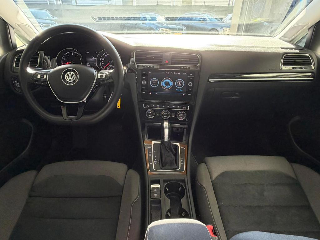 Volkswagen Golf 1.5 TSI 150 PK Highline DGS AUTOMAAT VOL LED, Auto's, Gebruikt, 4 cilinders, 150 pk, Alcantara