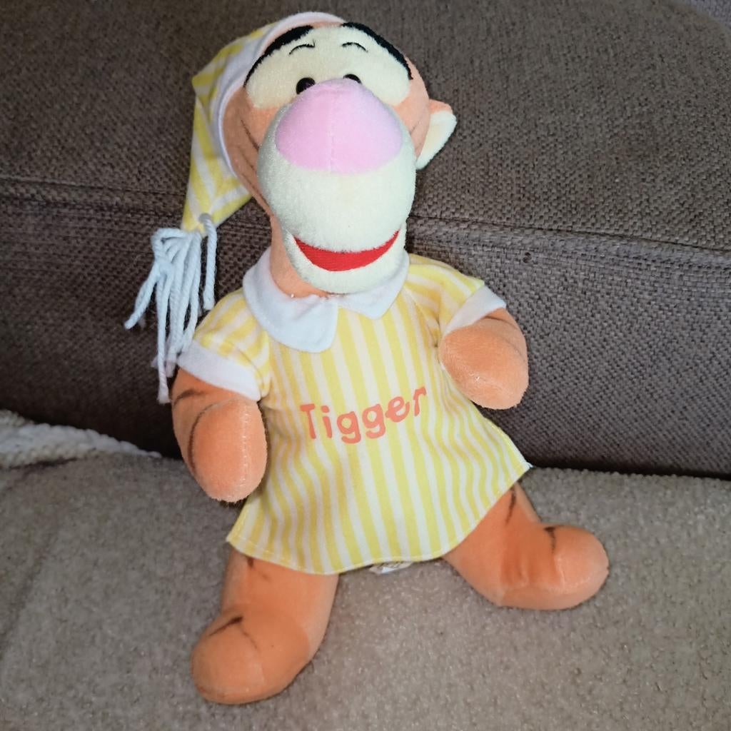 Disney, tijger / tigger in pyjama. Winnie the pooh., Ophalen of Verzenden, Winnie de Poeh of vrienden, Zo goed als nieuw, Knuffel