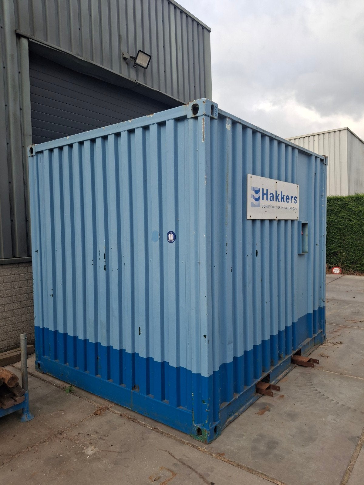 10 ft container, Ophalen