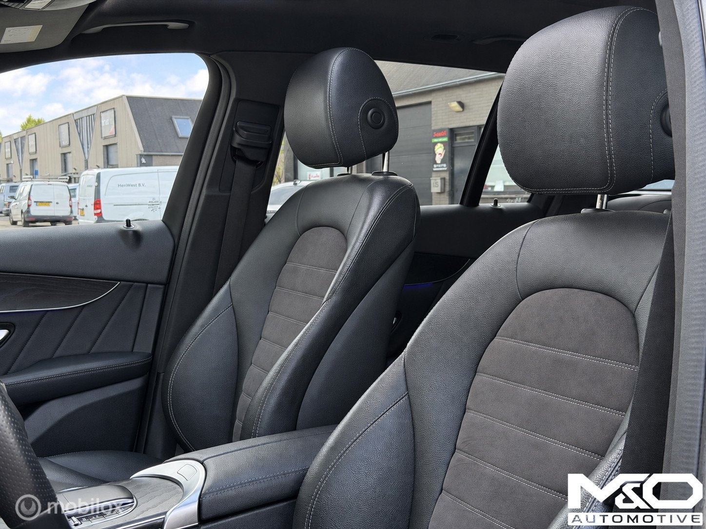Mercedes GLC-klasse 220d 4MATIC Premium AMG | BURMESTER|PANO, Automaat, Dealer onderhouden, Gebruikt, 2500 kg