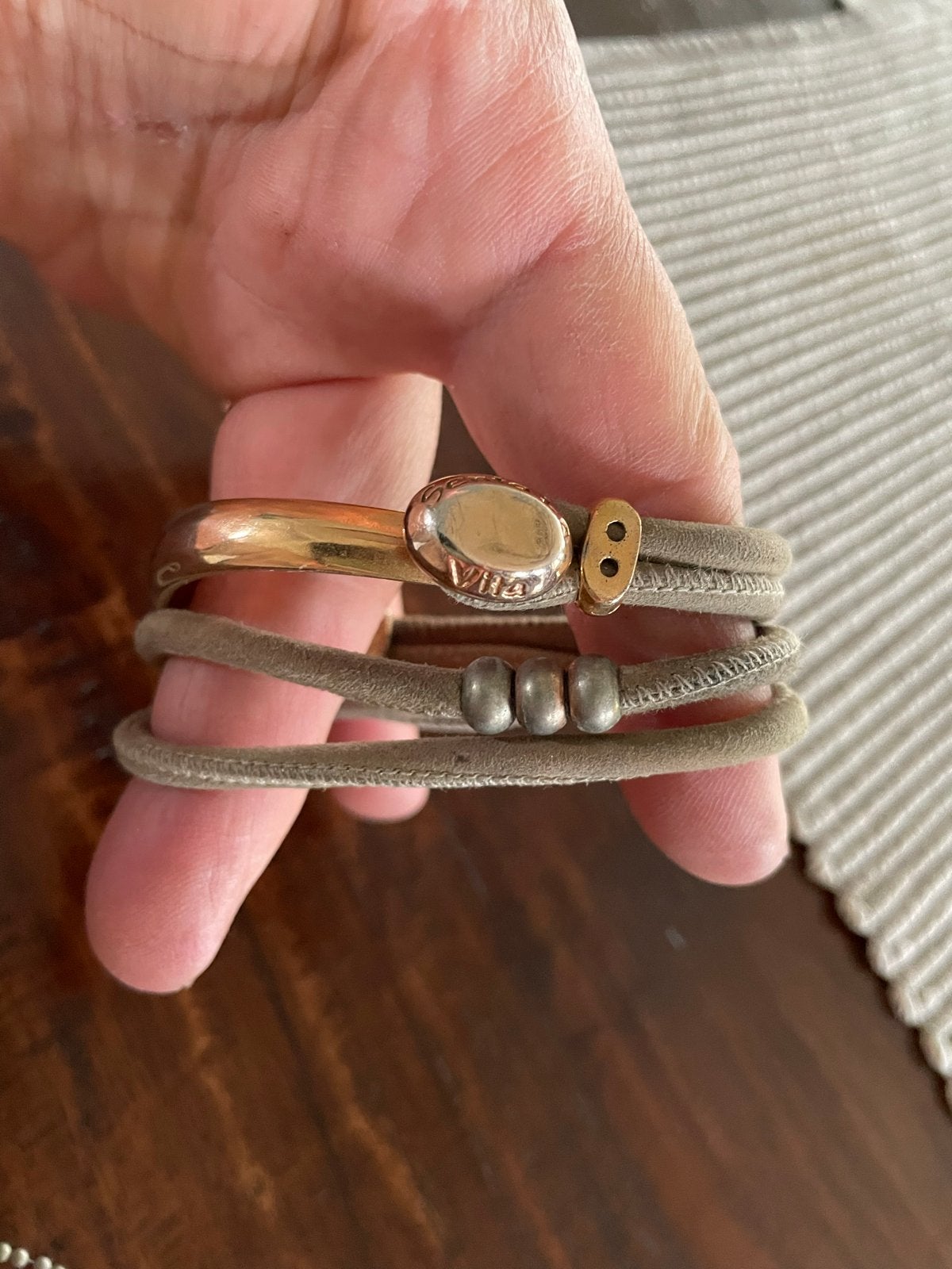 Stijlvolle leren armband met gouden accenten senta la vita, Leer, Ophalen of Verzenden, Zo goed als nieuw, Grijs