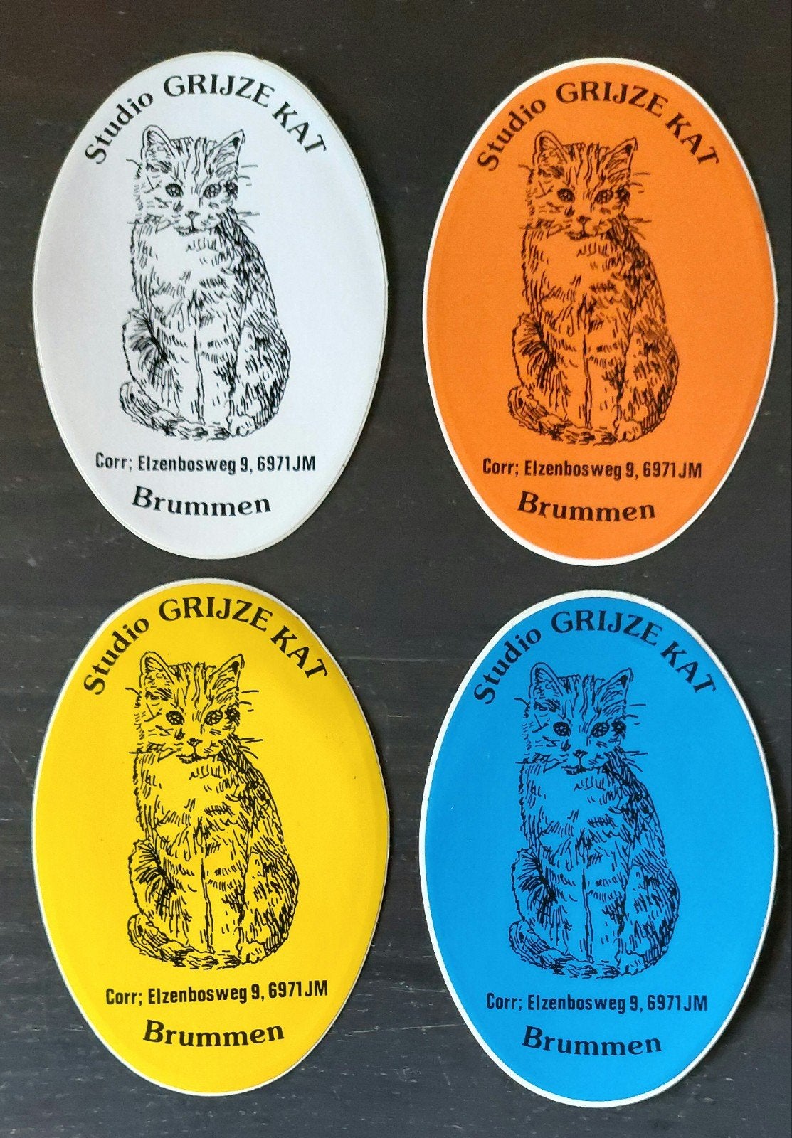 4 stickers Studio Grijze Kat Brummen Zendamateur piraat, Ophalen of Verzenden