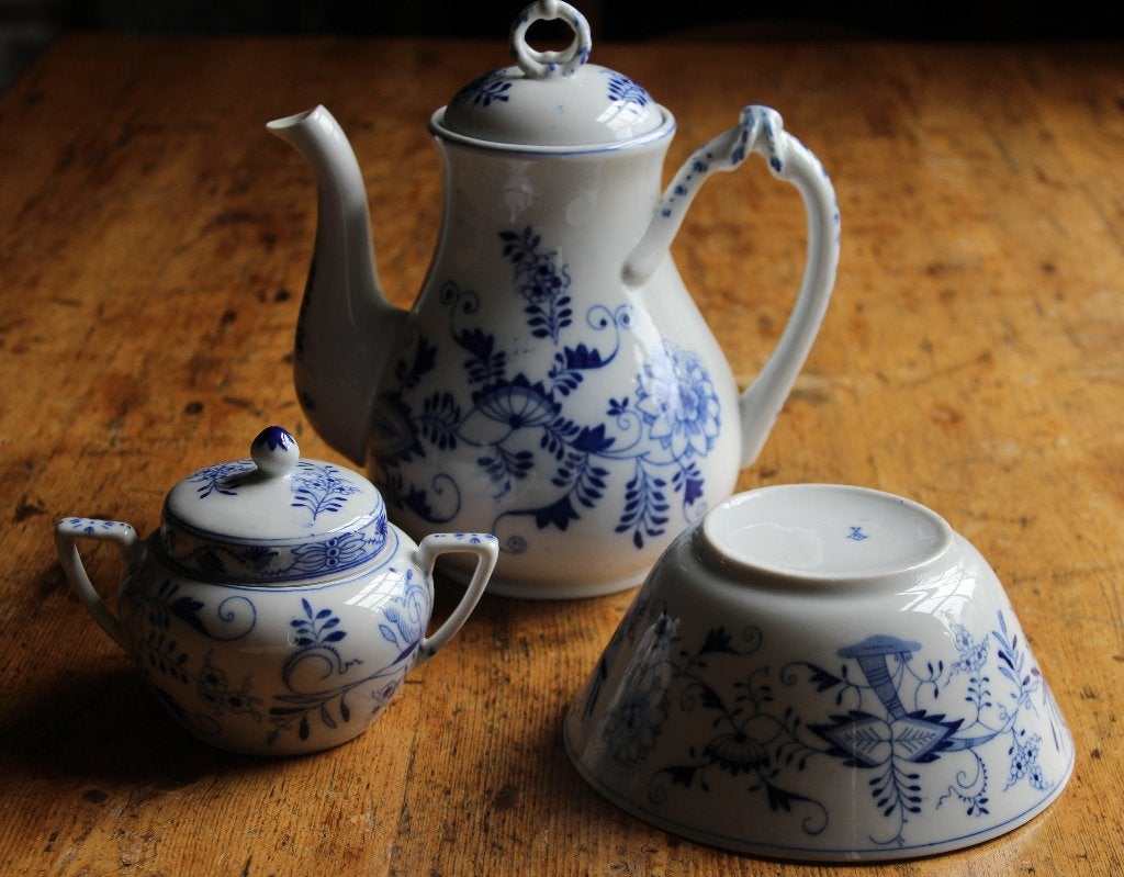 Serviesdelen Zwiebelmuster, Louis Regout, porselein, oud, Ophalen of Verzenden