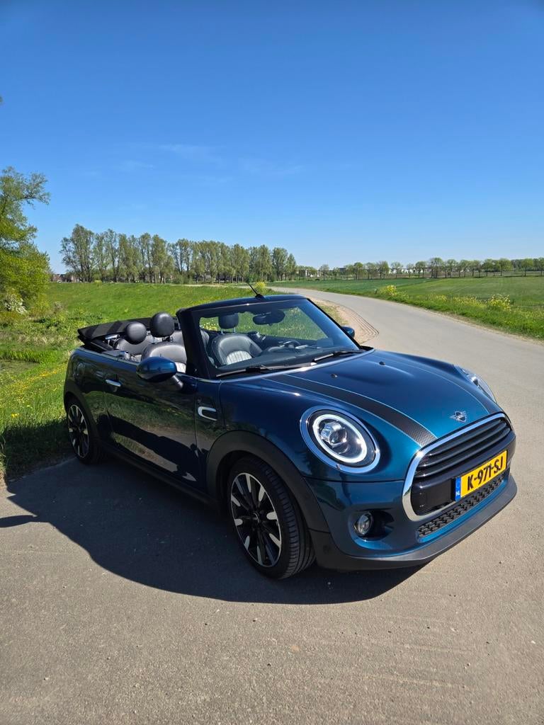 Mini Cabrio 1.5 136pk Aut 2021 metallic blauw, Auto's, Mini, 136 pk, Zwart, Cabriolet, USB
