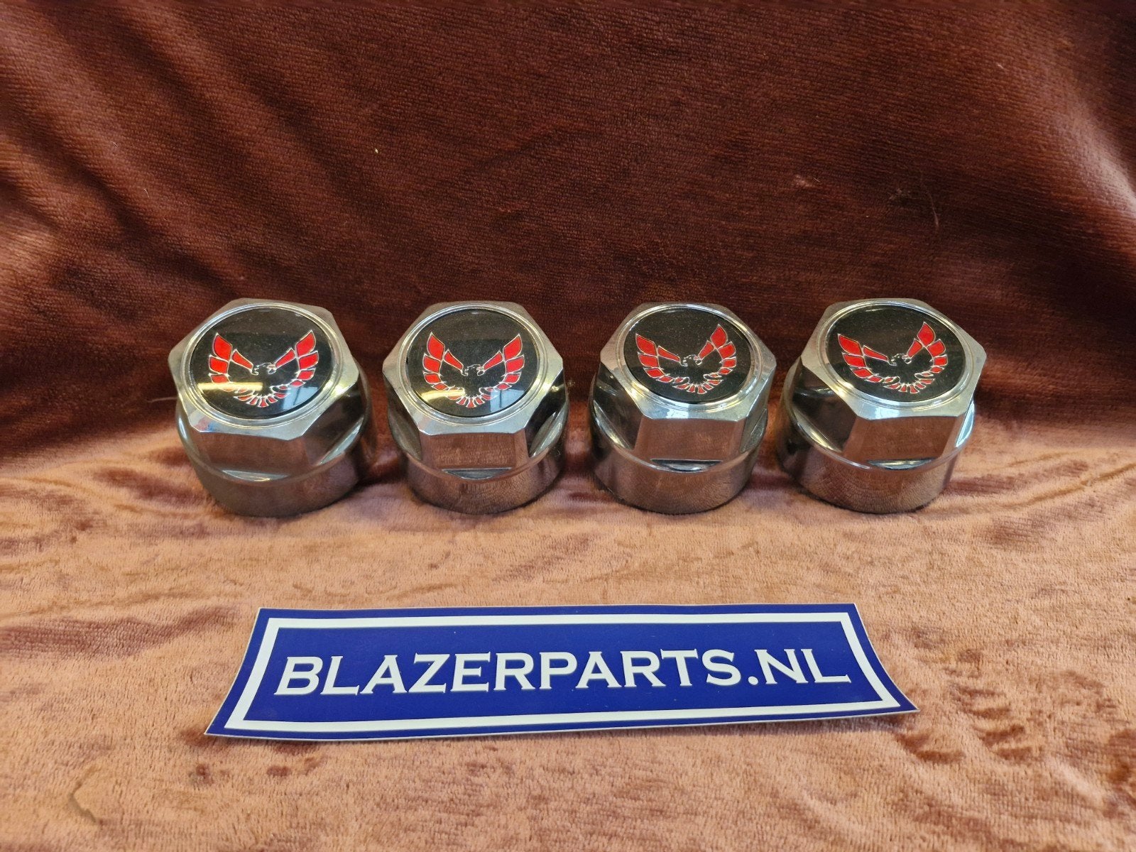 4x Pontiac Firebird Trans Am center caps., Ophalen of Verzenden, Gebruikt, Pontiac