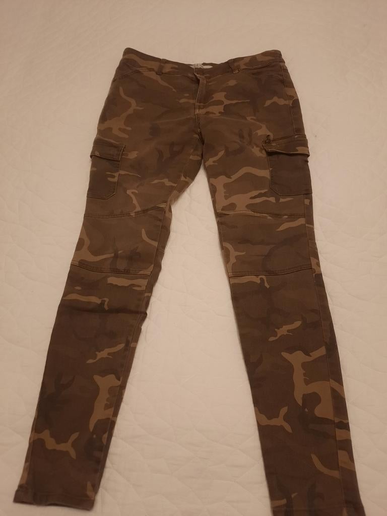 C&A Dames Camouflage Cargo Broek Maat 44, Kleding | Dames, Maat 42/44 (L), Ophalen of Verzenden, Zo goed als nieuw, Lang