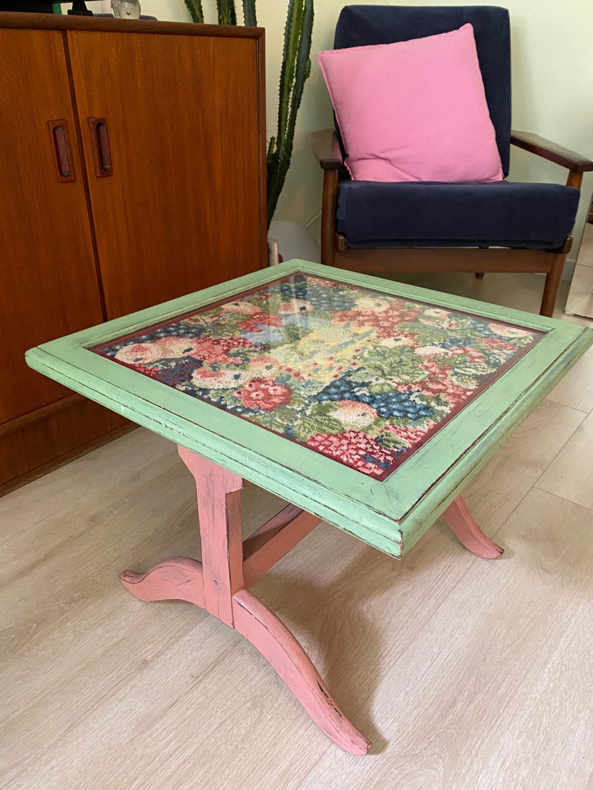 Tafel met borduurwerk in blad, Ophalen, 50 tot 100 cm, Vierkant, 50 tot 100 cm