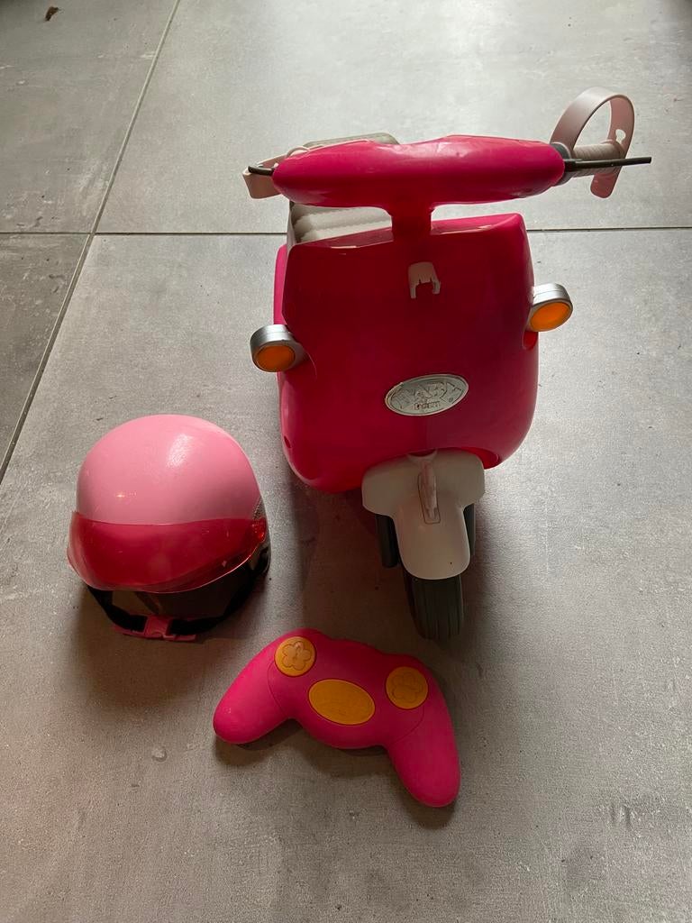 Babyborn scooter met helm, Ophalen, Zo goed als nieuw