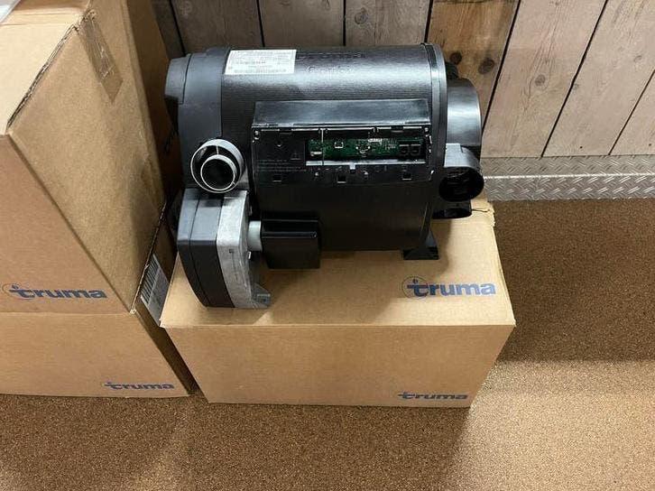 Nieuwe Truma Combi 4 kachel-boiler combinatie iNet X panel, Ophalen, Nieuw