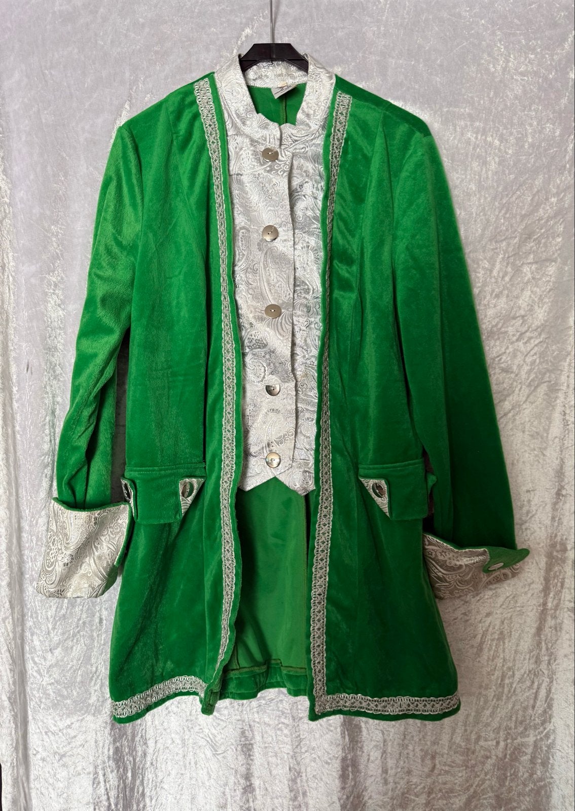 Groen fluwelen kostuum, maat 46, Fashion for Fun, Kleding | Dames, Carnaval, Maat 46/48 (XL) of groter, Ophalen of Verzenden, Zo goed als nieuw