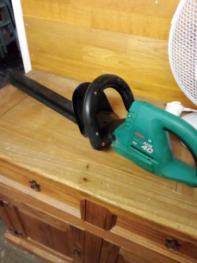 Bosch Heggenschaar AHS 40 - Elektrisch en Krachtig, Ophalen of Verzenden, Gebruikt, Elektrisch, Bosch