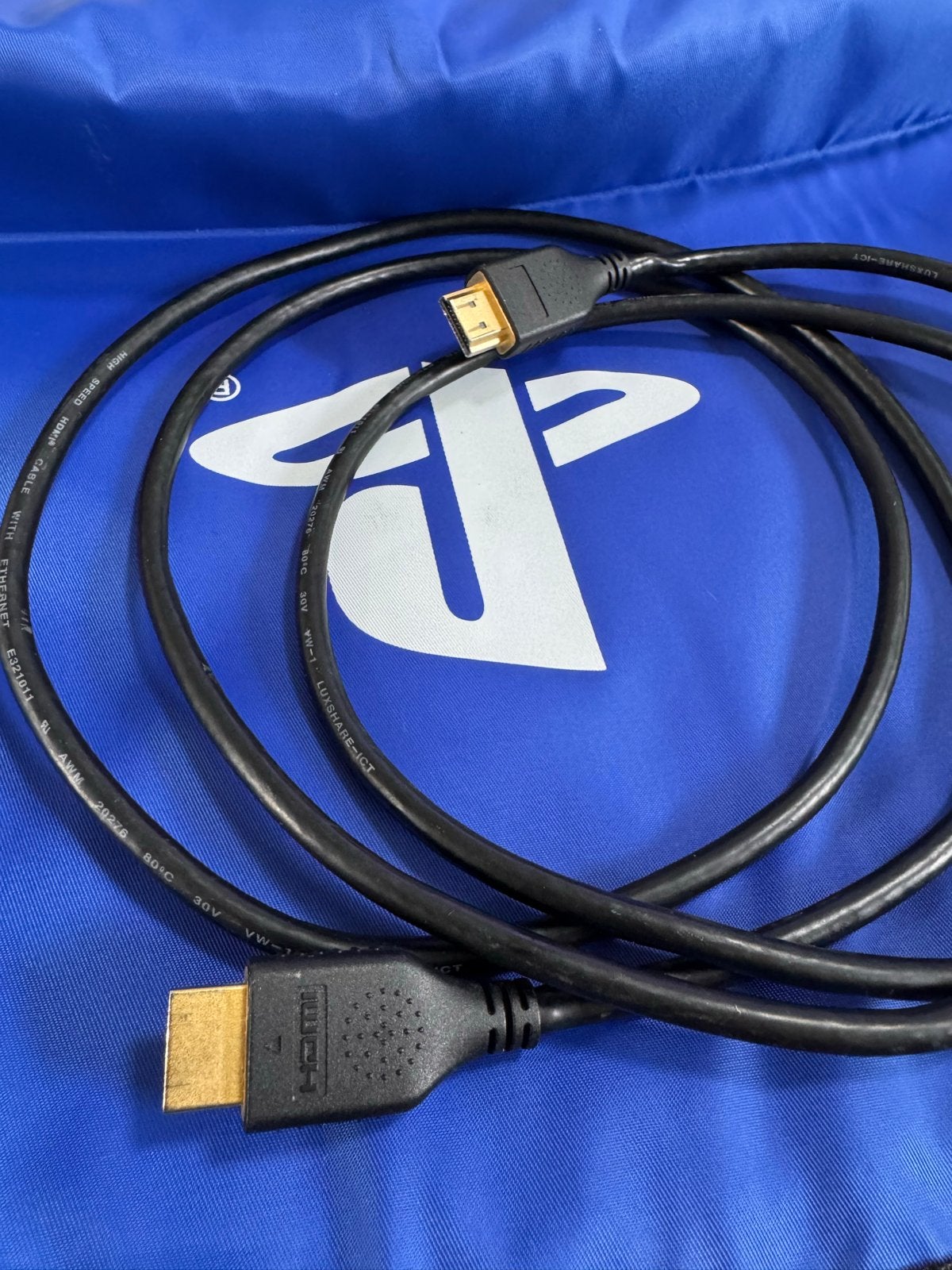 PlayStation 4 Slim met controller en game, Gebruikt, Ophalen of Verzenden, 1 TB, Met 1 controller