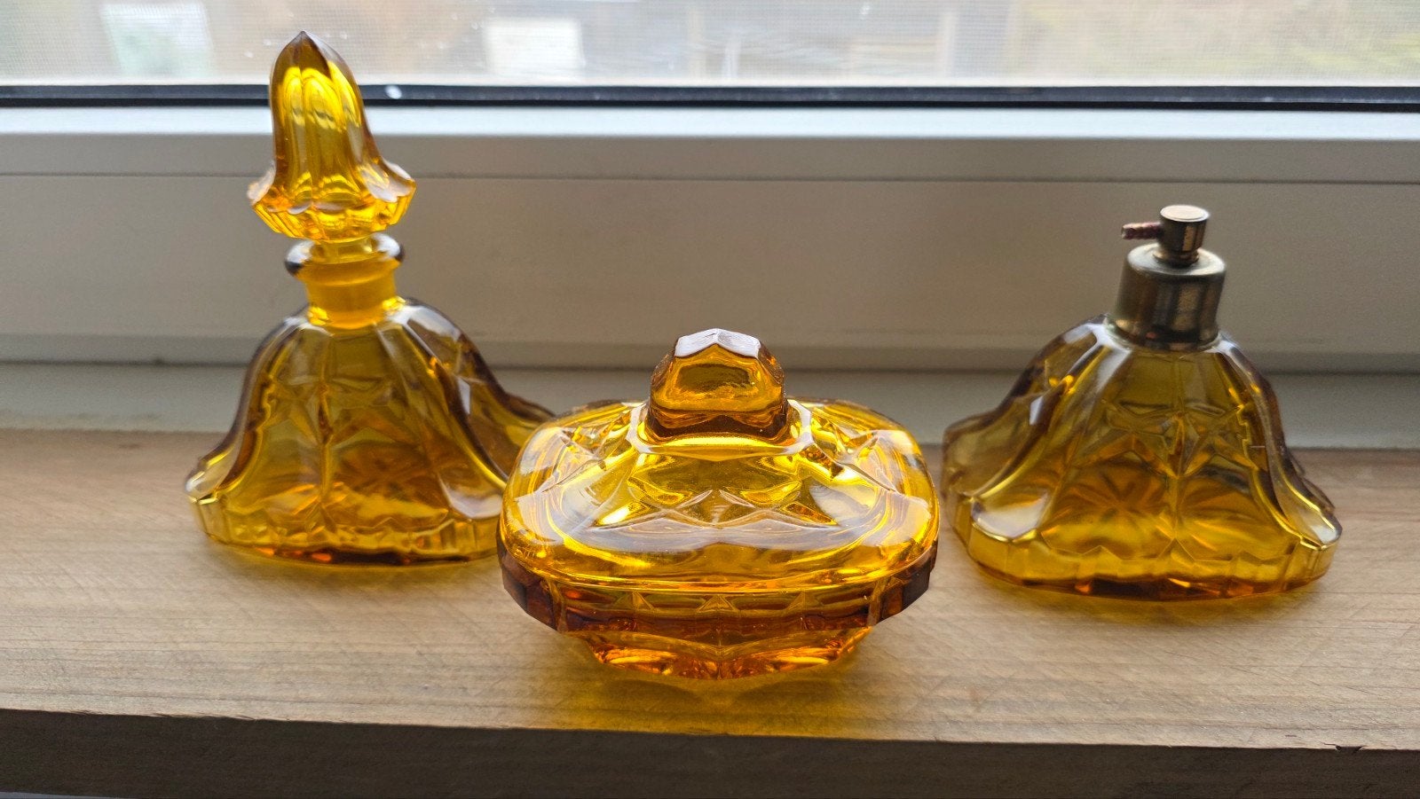 prachtige vintage amber  glazen set/parfum - make up set, Ophalen, Gebruikt, Overige typen